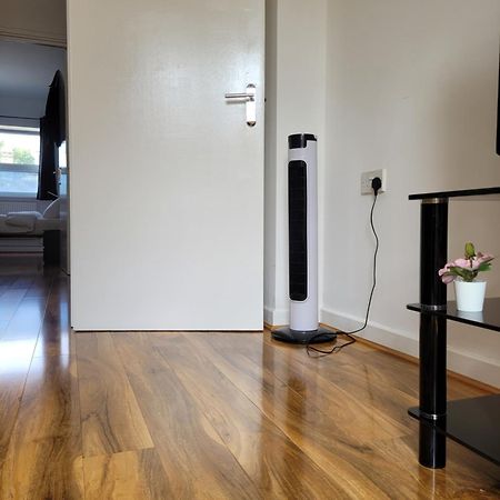 Stunning 1 Bedroom Apartment In London Eksteriør bilde